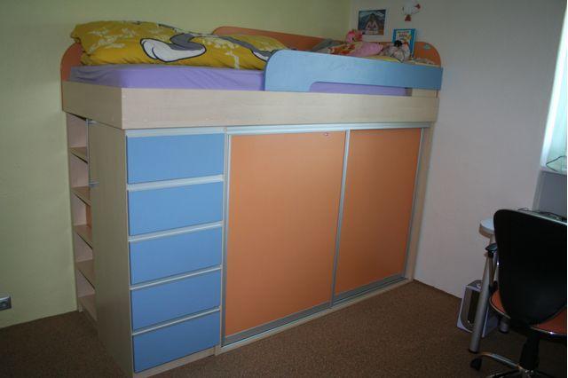 Detská izba 2 - detail posteľ + úložný priestor